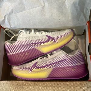 Nike Women’s Tennis Shoes- NEW